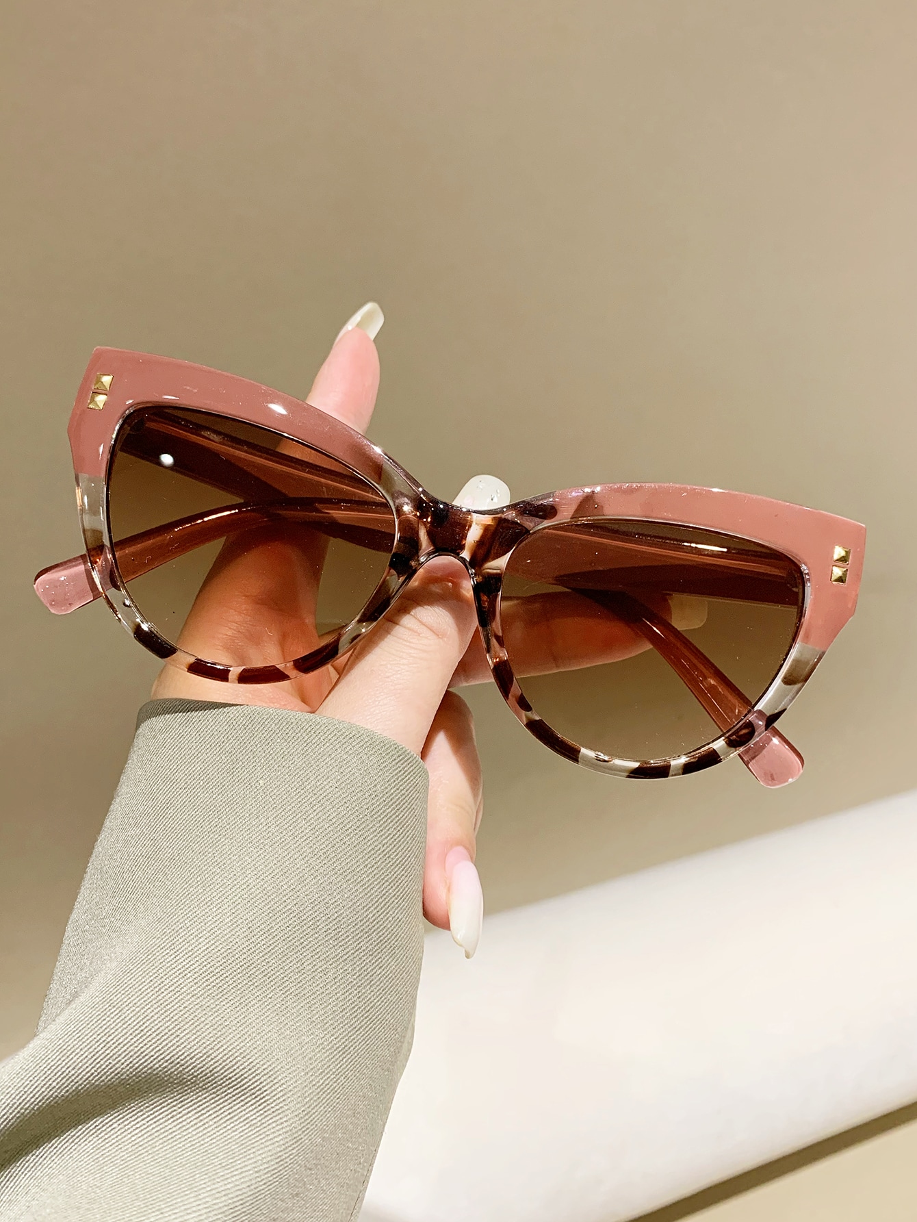 1шт женские пластиковые модные солнцезащитные очки «кошачий глаз»