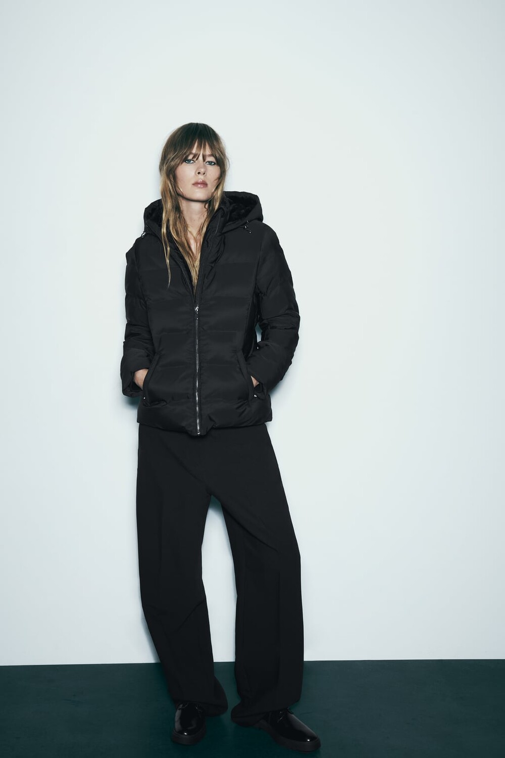 

Короткий анорак для защиты от воды и ветра ZARA, черный