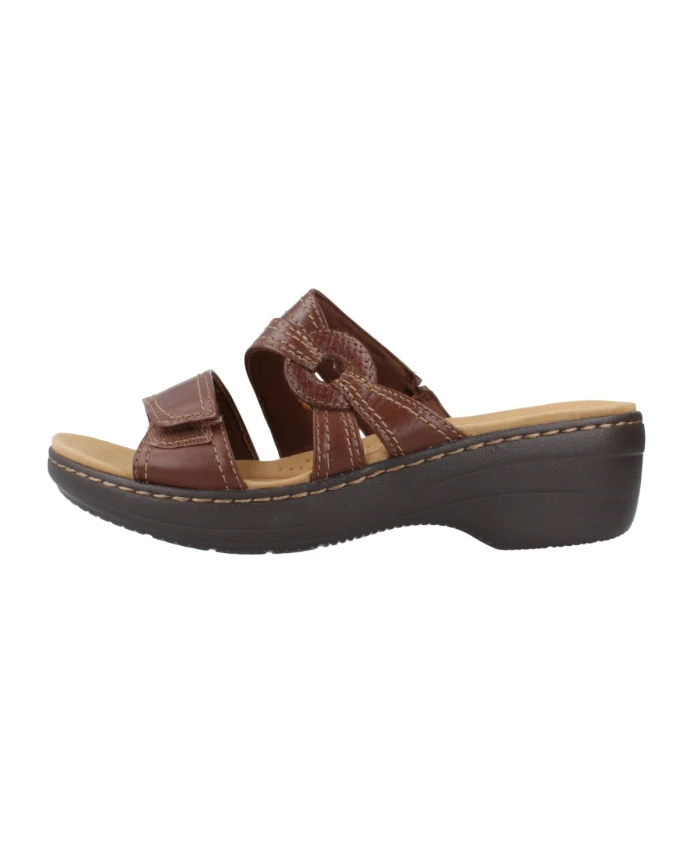 

Коралловые сандалии на плоской подошве Clarks, коричневый
