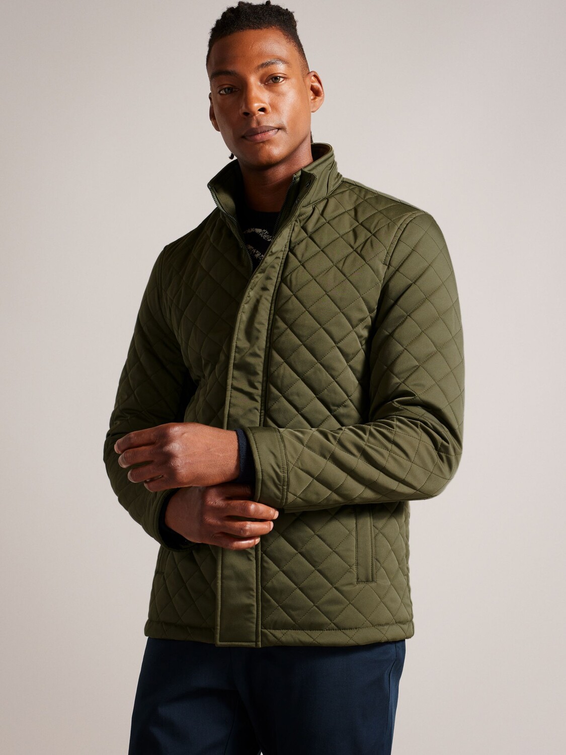 

Куртка-воронка Finnich Diamond Quilt Ted Baker, зеленый хаки