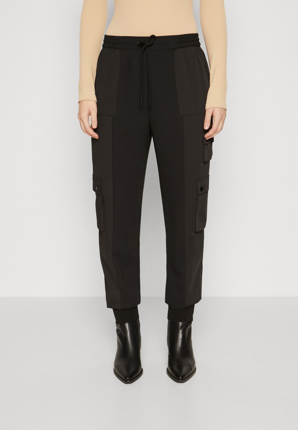 

Спортивные штаны AllSaints VENUS БРЮКИ, черный