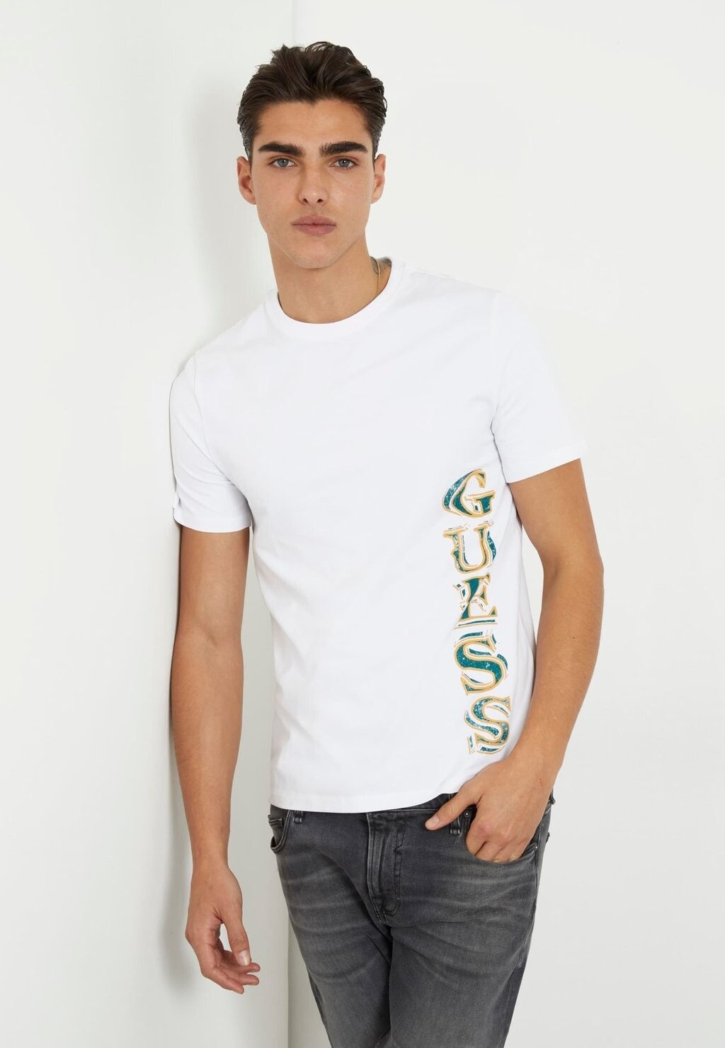 

футболка с принтом Mit Seitlichem Logo Guess, цвет weiß