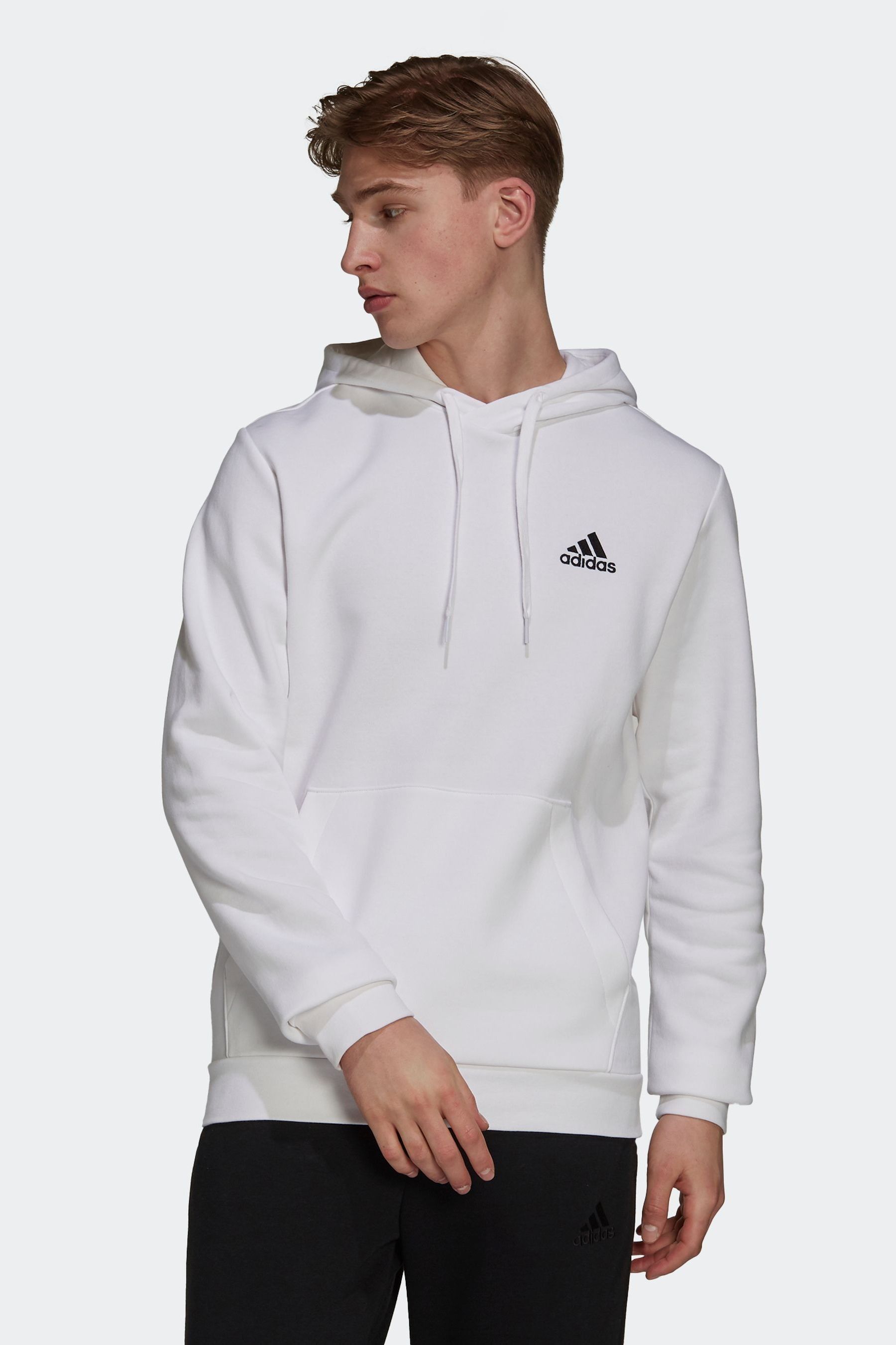 Essentials одежда. Adidas Fleece. Белая толстовка адидас мужская.