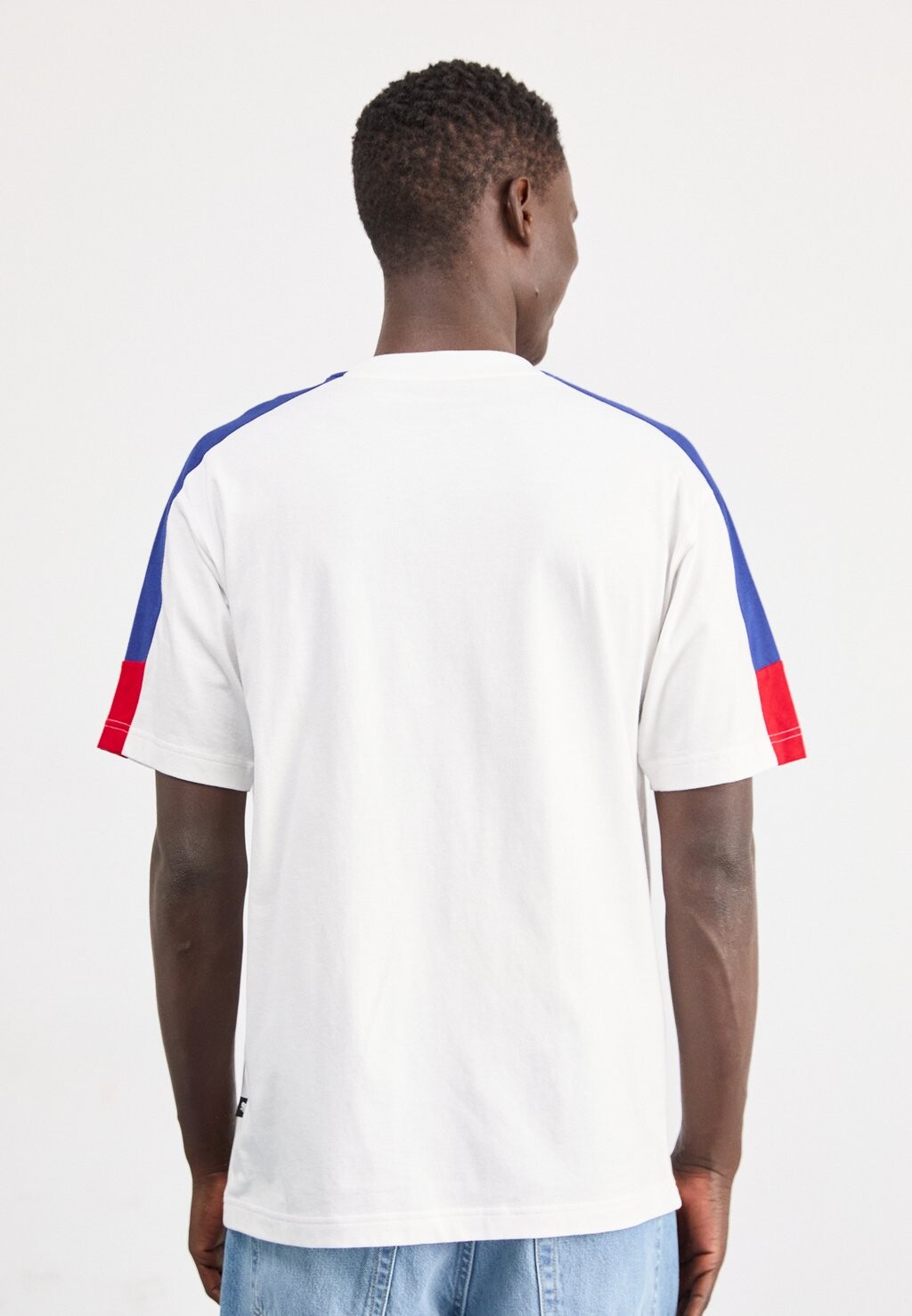 

Футболка с принтом CLASSICS GRAPHIC New Balance, синий