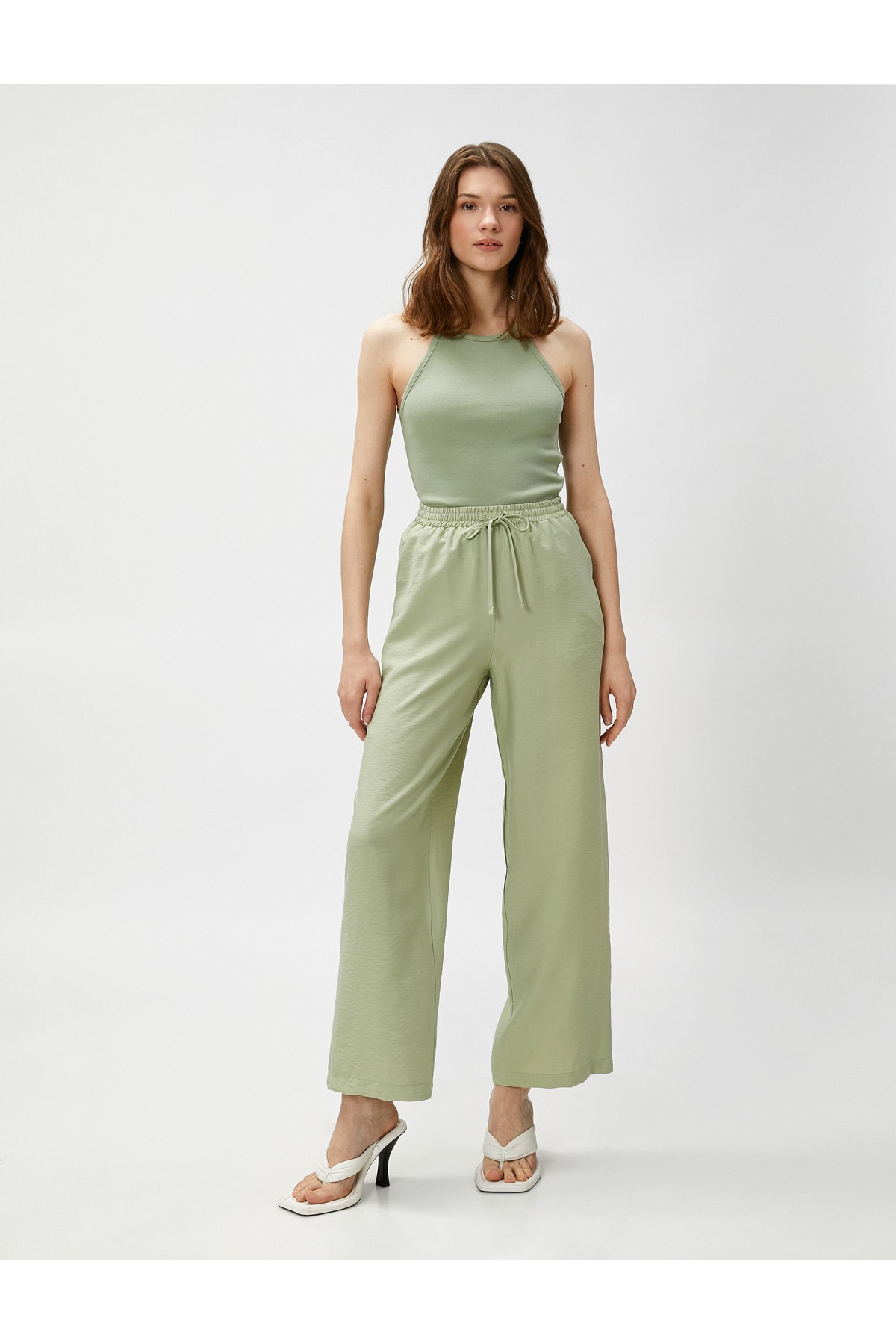 Укороченные широкие брюки с завязкой на талии Koton, зеленый