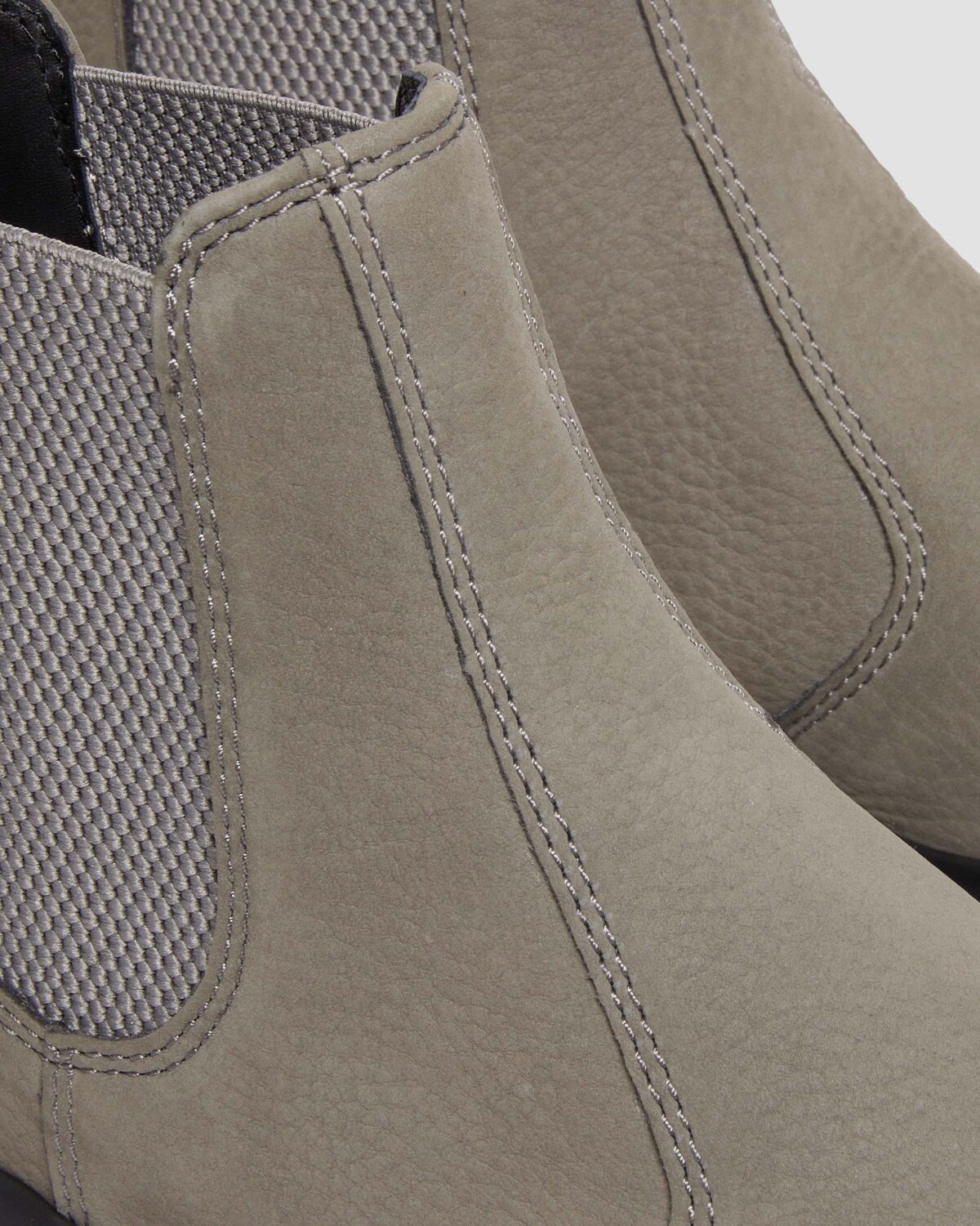 

Ботинки челси из филированного нубука 2976 Dr. Martens