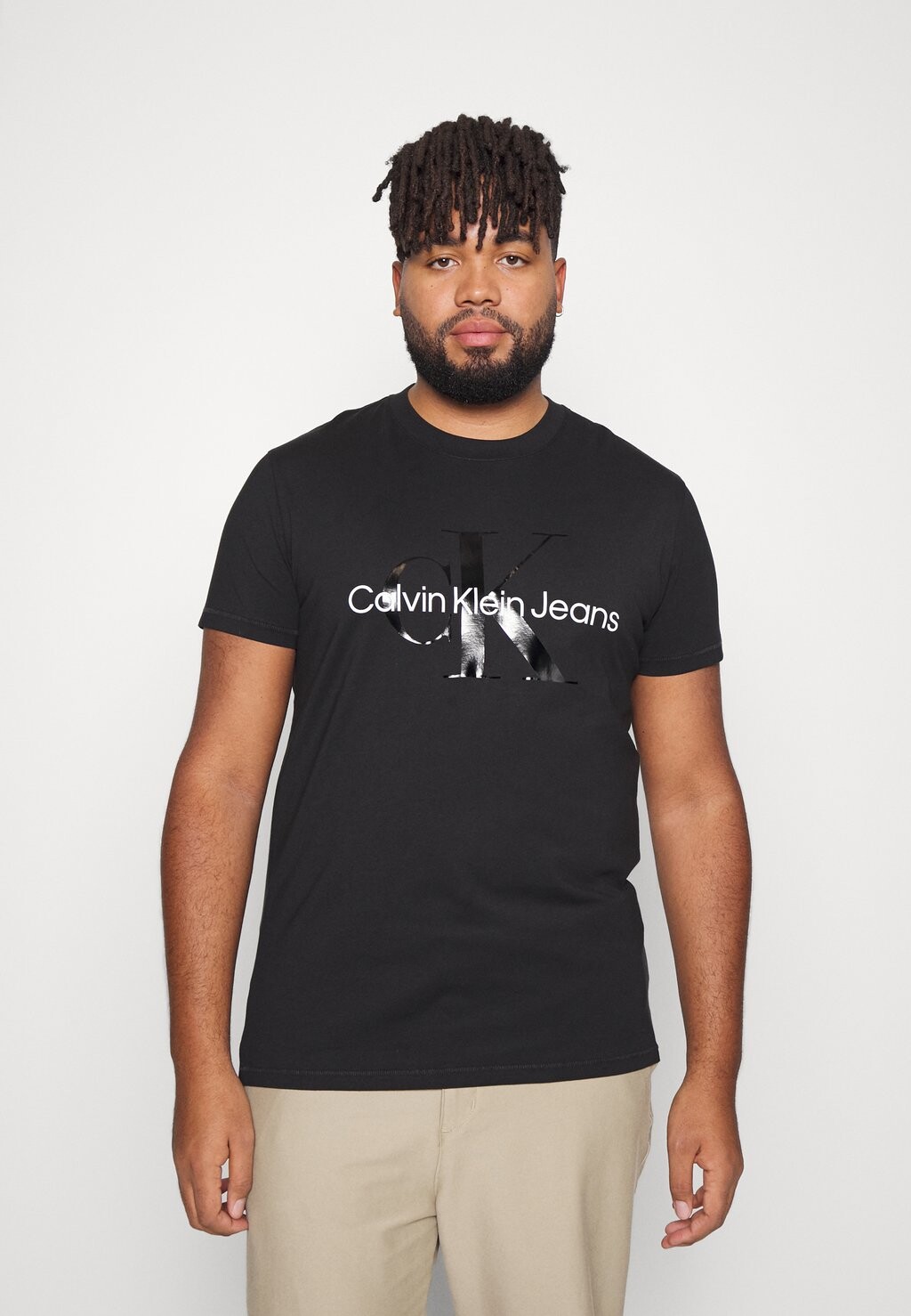 

Футболка с принтом Calvin Klein, черный