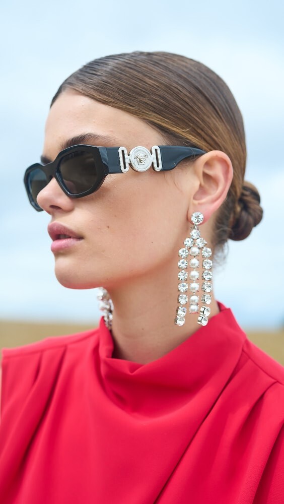 

Солнцезащитные очки Versace Narrow Rectangle, черный