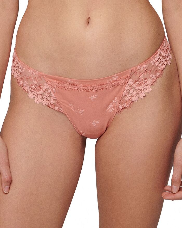 

Кружевные стринги Wish Simone Perele