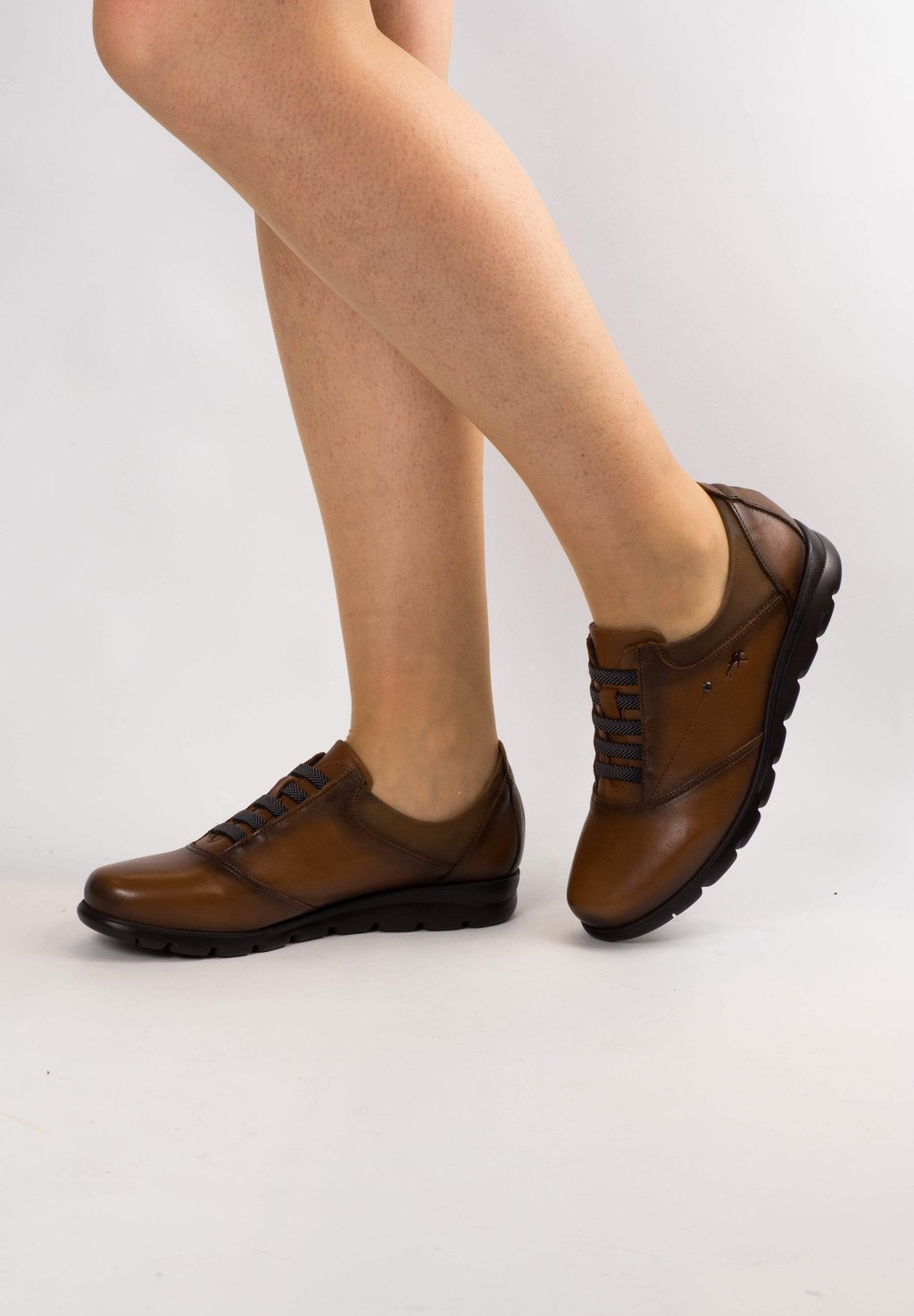 Туфли на шнуровке Fluchos, коричневый туфли на шнуровке caprice коричневый