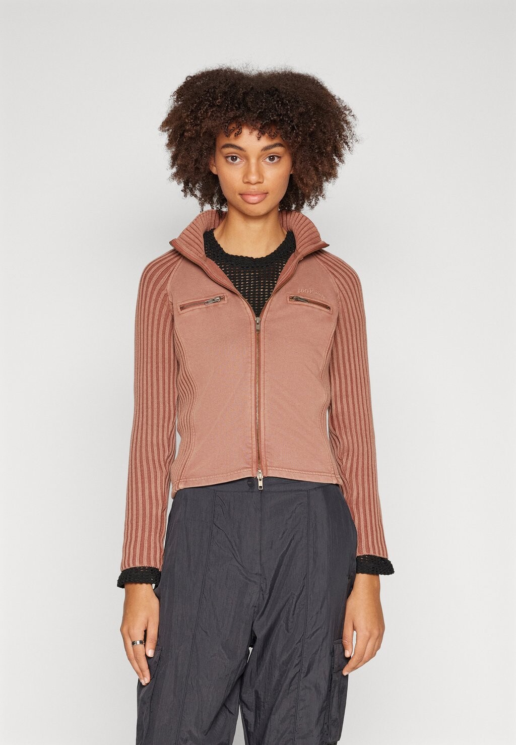 

Толстовка со стойкой BDG Urban Outfitters MOTO ZIP TRACK, коричневый