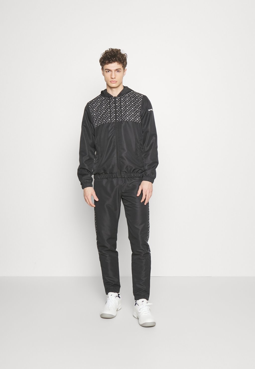 

Спортивный костюм Sergio Tacchini