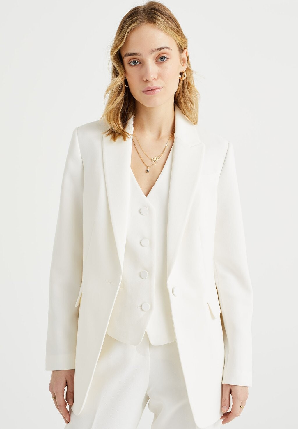 

Длинное пальто WE Fashion