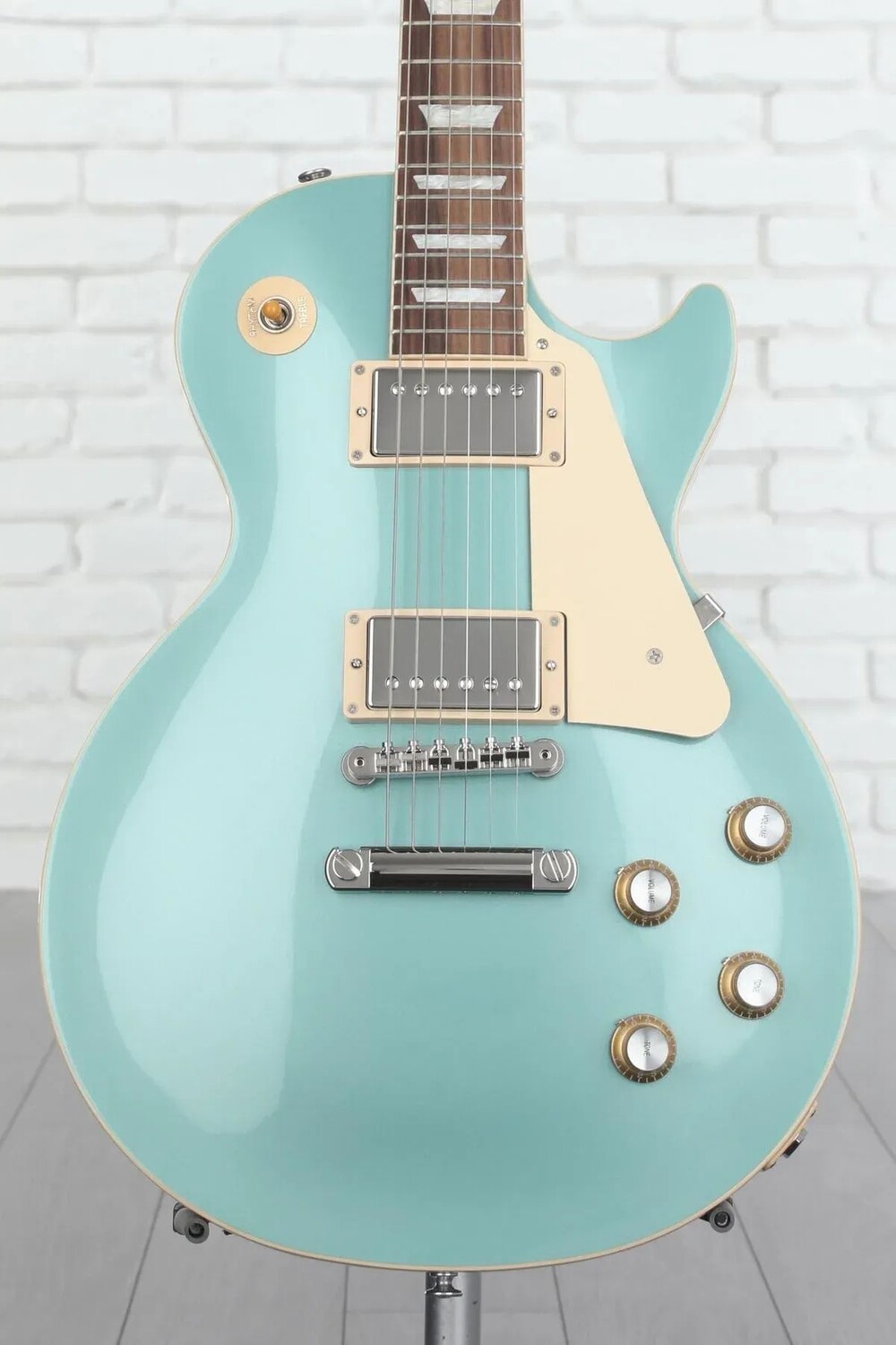 

Новая электрогитара Gibson Les Paul Standard '60s Plain Top - Inverness Green