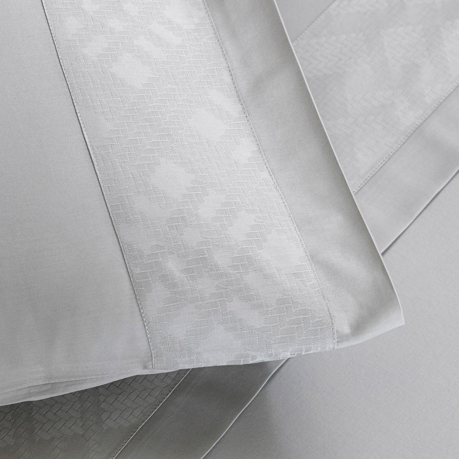 

Набор простыней Frette Tressage, цвет Pearl Grey