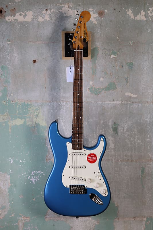 

Электрогитара Squier Classic Vibe '60s Stratocaster with Laurel Fretboard - Lake Placid Blue