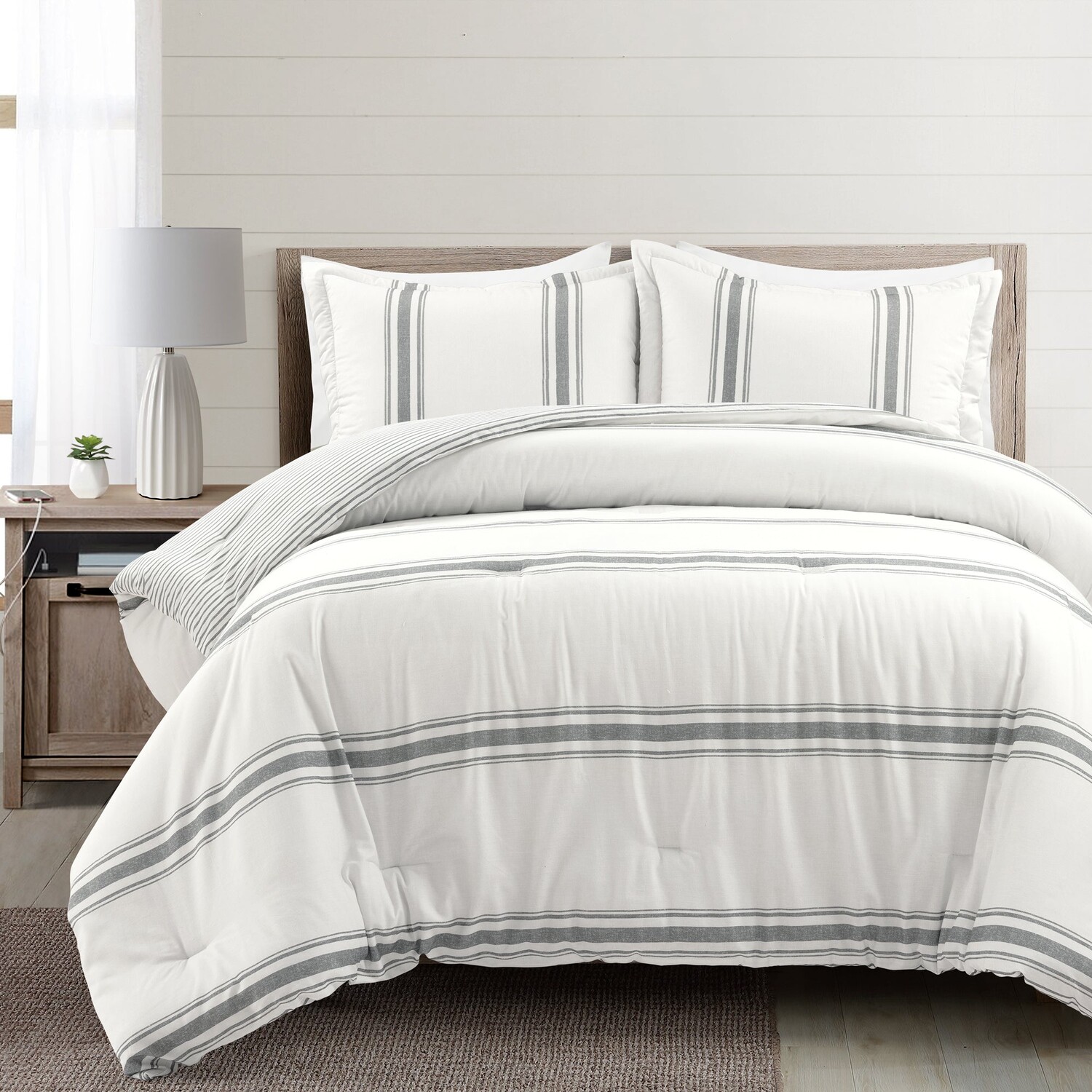 

Большой комплект одеял Farmhouse Stripe Rev. черного цвета из 3 предметов Cal King Lush Decor, цвет Dark Gray