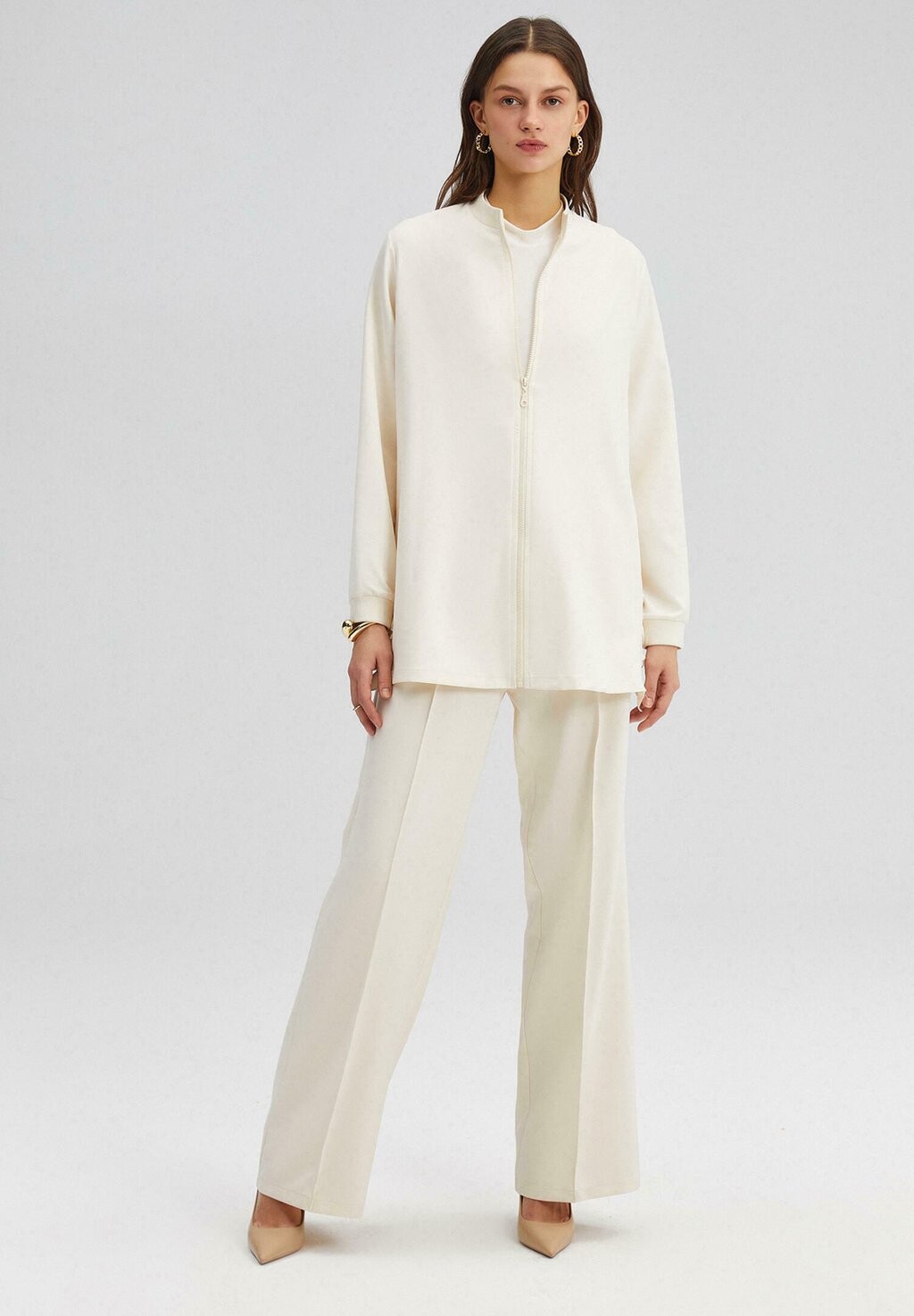 

Короткое пальто RUFFLED THIN CREPE JACKET Touché Privé, цвет Cream