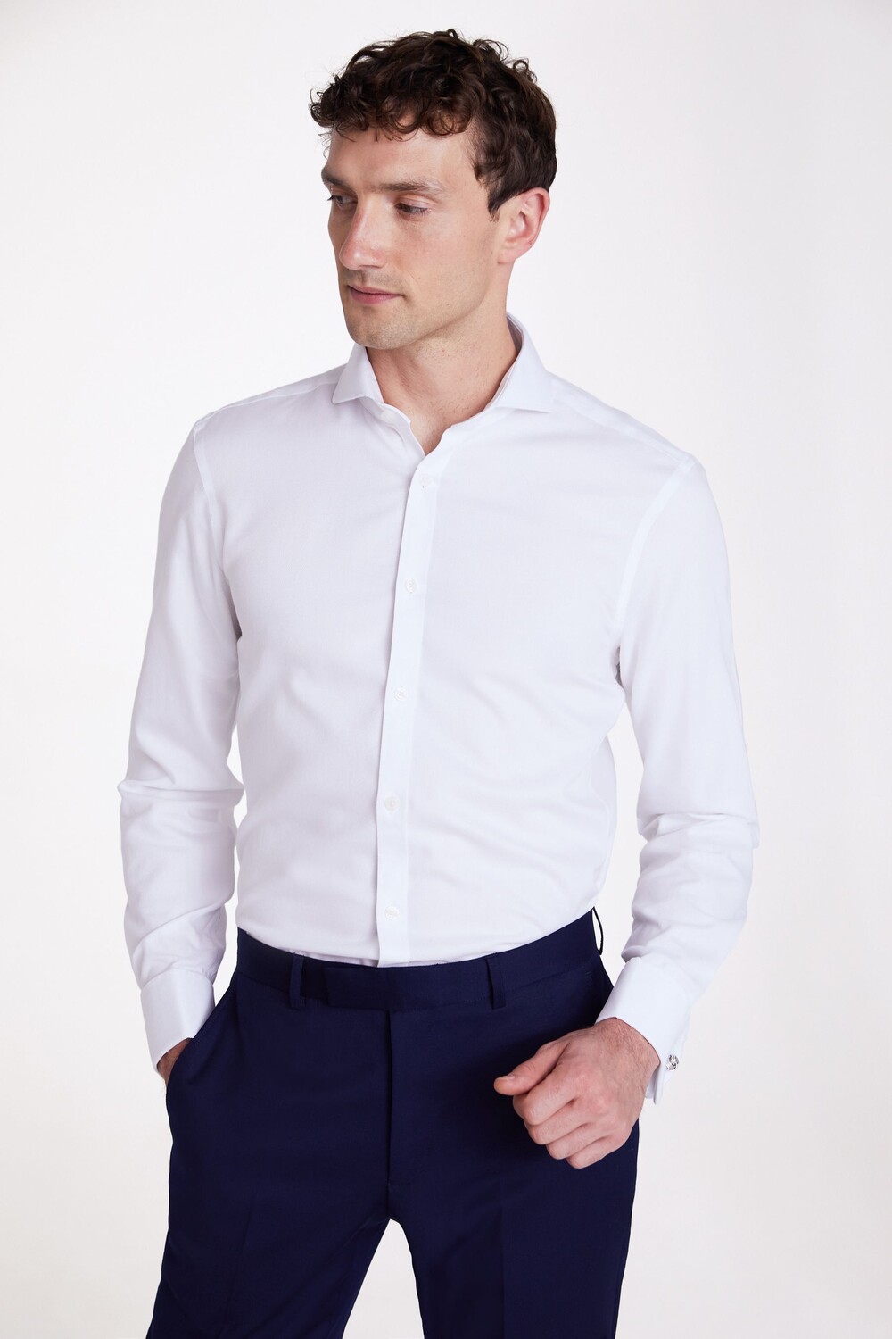 

Оксфордская рубашка узкого кроя Sky Royal Oxford с двойными манжетами MOSS, белый