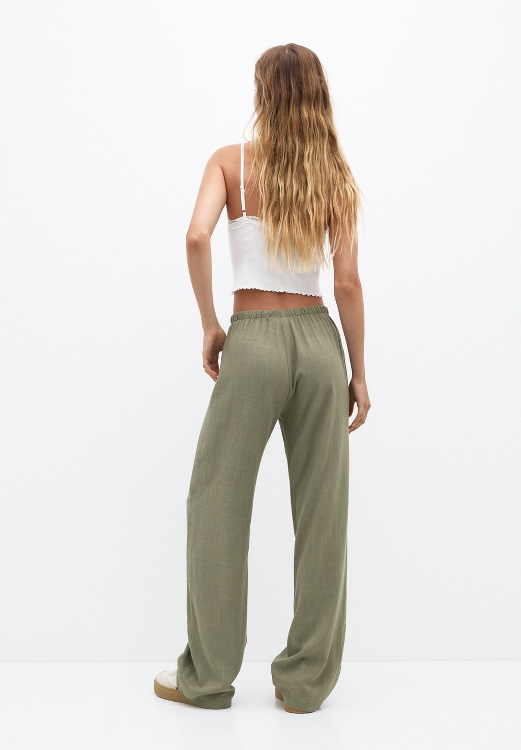 

Тканевые брюки WASHED FINISH PULL&BEAR, хаки