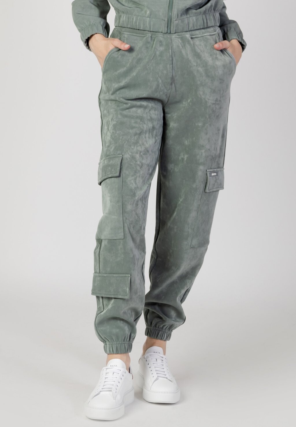 

Брюки карго Guess