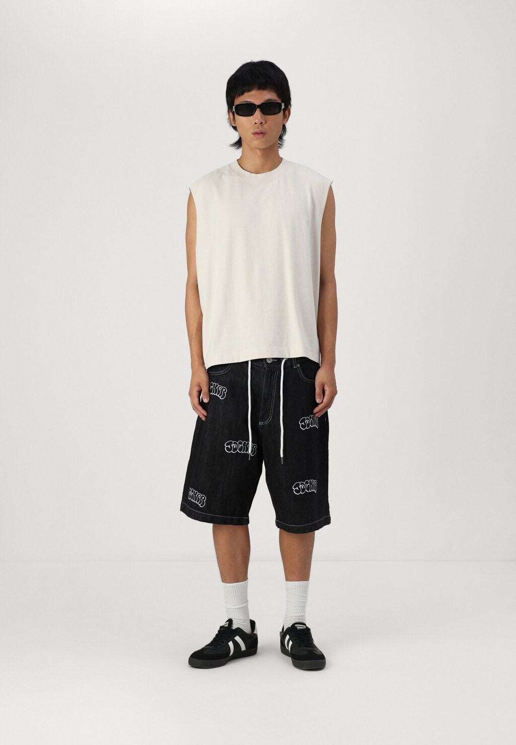

Джинсовые шорты BAGGY THROW UP DENIM UNISEX Jacker, черный