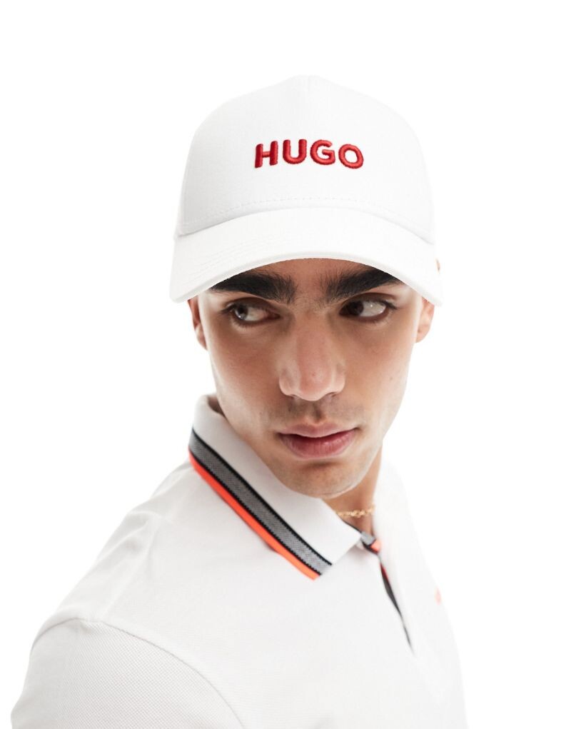 

Белая бейсболка HUGO RED