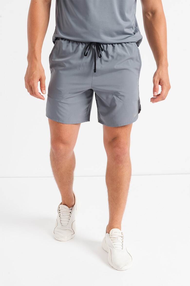 

Спортивные шорты Stride с Dri-Fit и Link Nike, серый