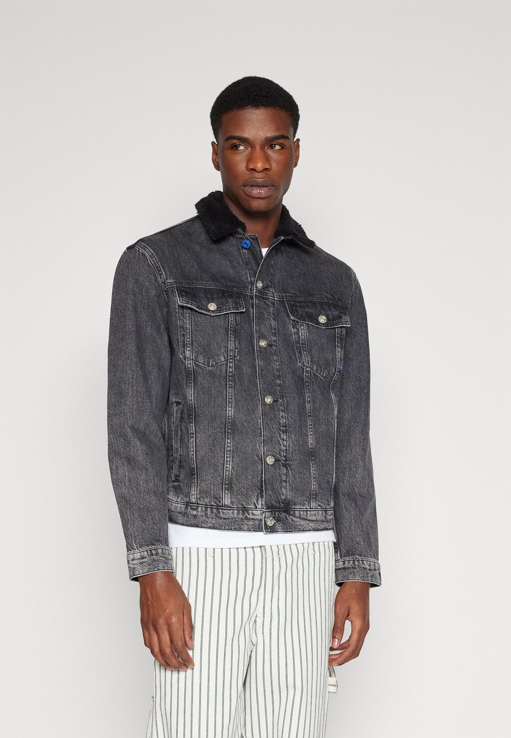 

Джинсовая куртка Karl Lagerfeld Jeans КУРТКА REGULAR, цвет acid grey