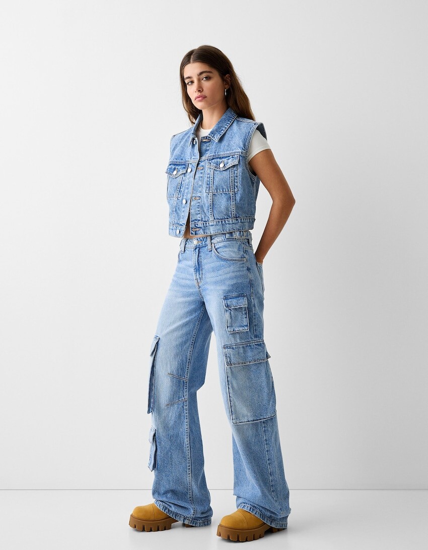 

Джинсы-карго с множеством карманов Bershka, синий