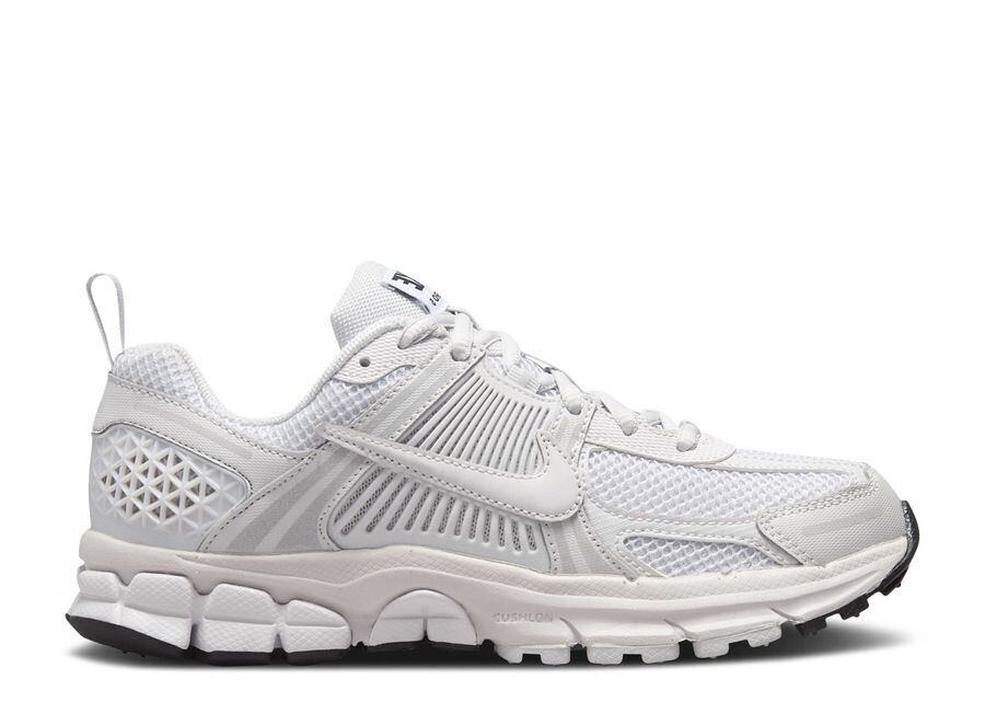 

Кроссовки Nike Vomero 5 GS, белый/черный