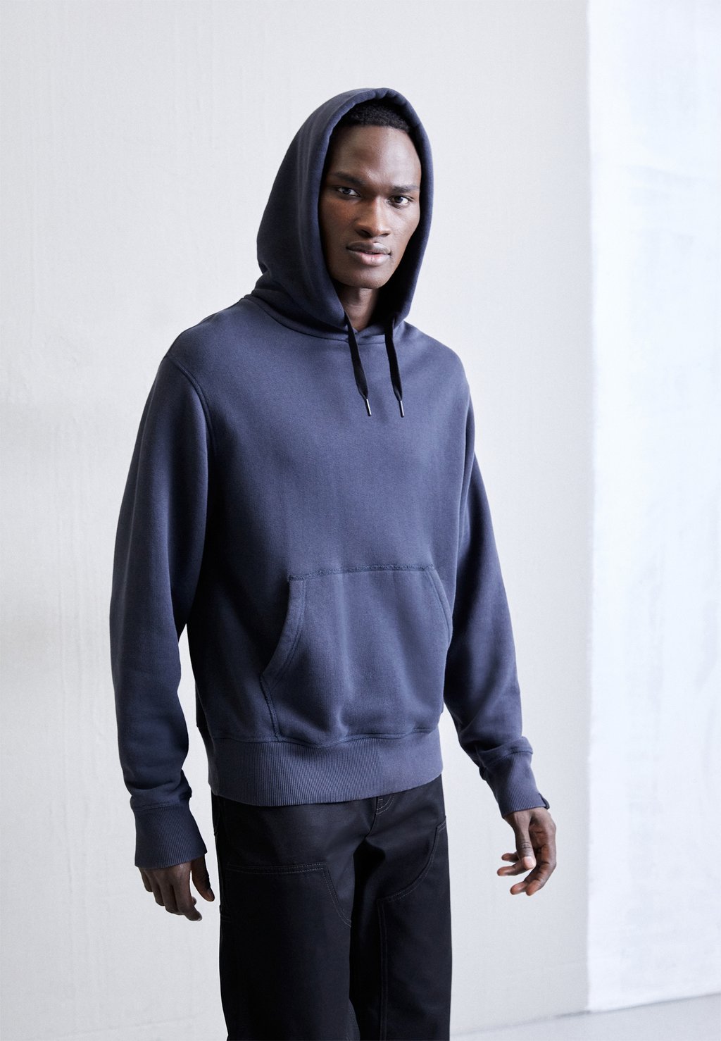 

Толстовка rag & bone DAMON HOODIE IN VINTAGE TERRY, черный