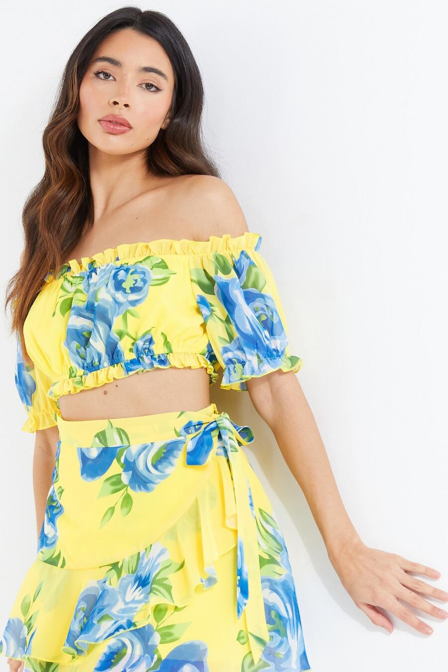 

Желтый цветочный топ-укороченный топ Bardot QUIZ Clothing