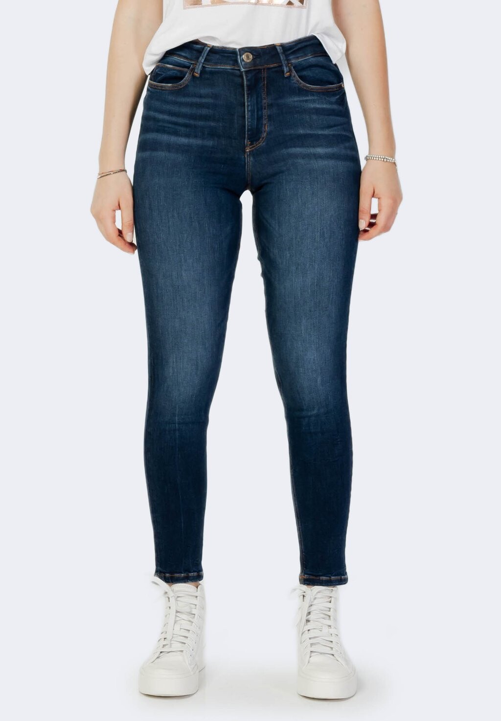 

Джинсы скинни Guess