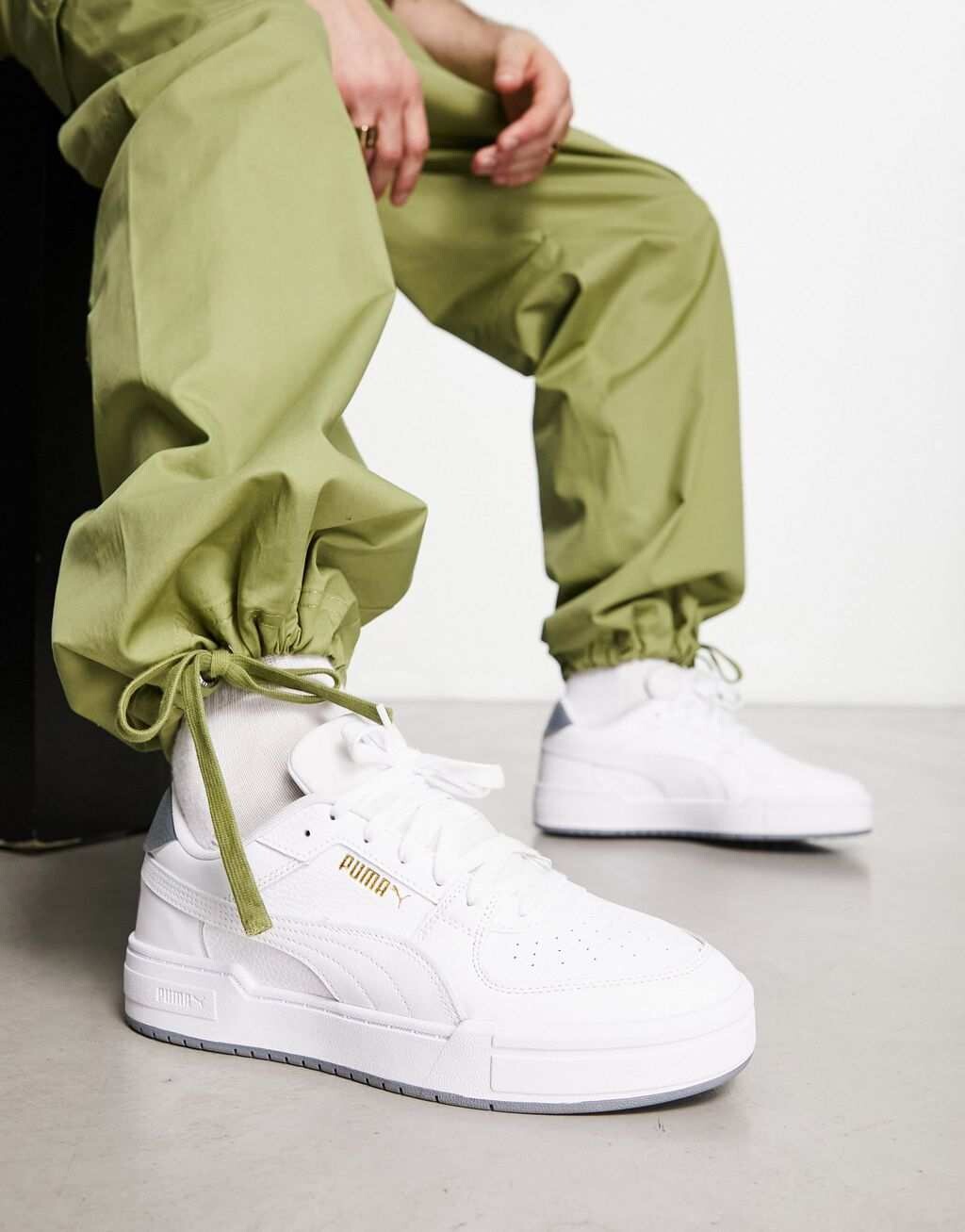

Бело-серые кроссовки Puma CA Pro, Серый