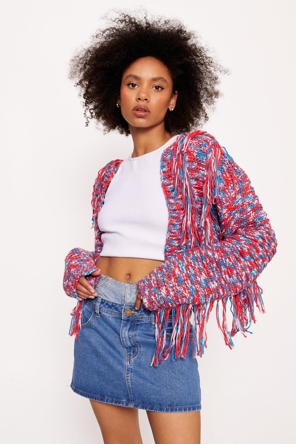 

Вязаный укороченный кардиган с бахромой Nasty Gal, мультиколор