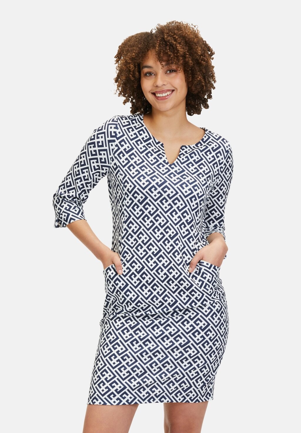 

Платье-футляр CASUAL MIT MUSTER Cartoon, цвет weiß dunkelblau