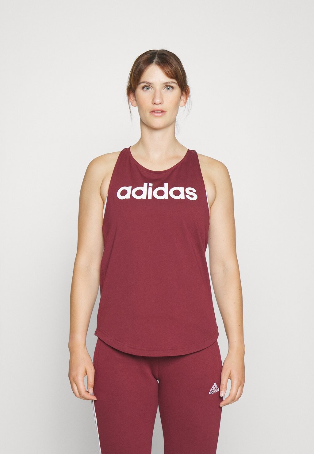 

Топ Adidas