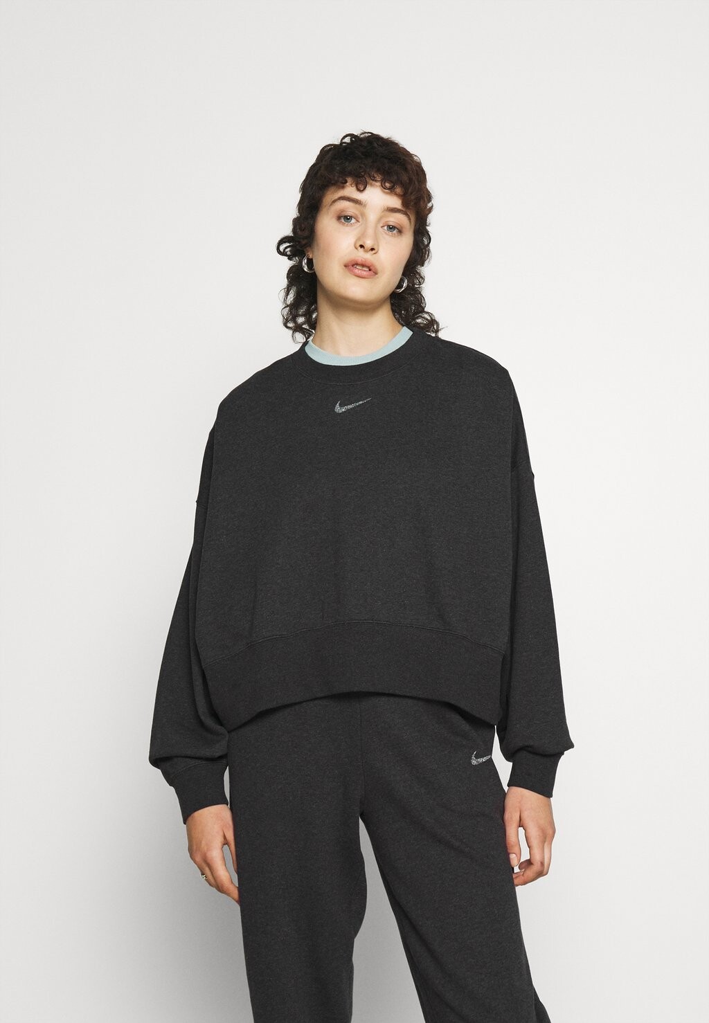 

Толстовка Nike