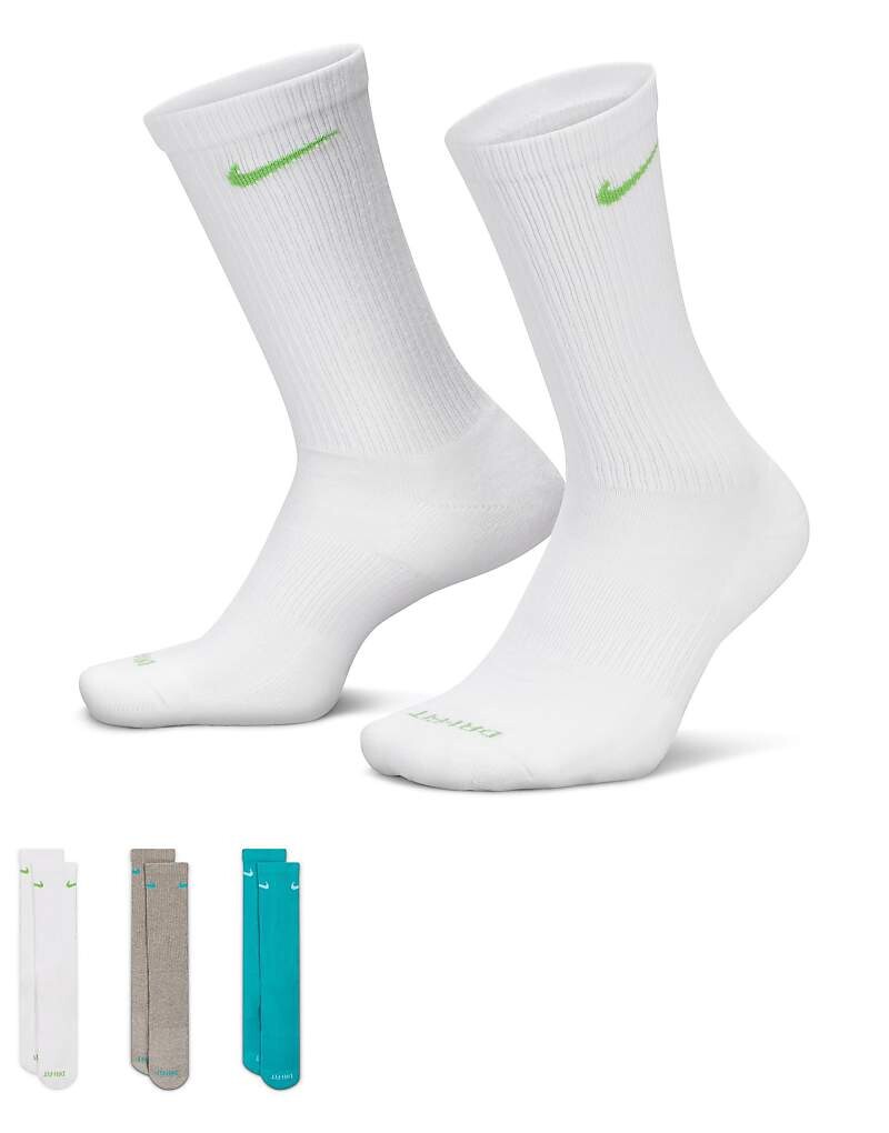 

Три пары разноцветных носков с мягкой подкладкой Nike Training Everyday Plus