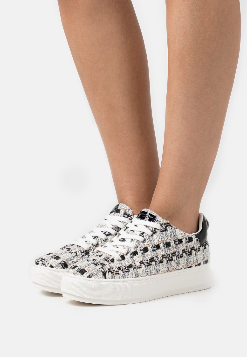 

Кроссовки Kurt Geiger London, черно-белый