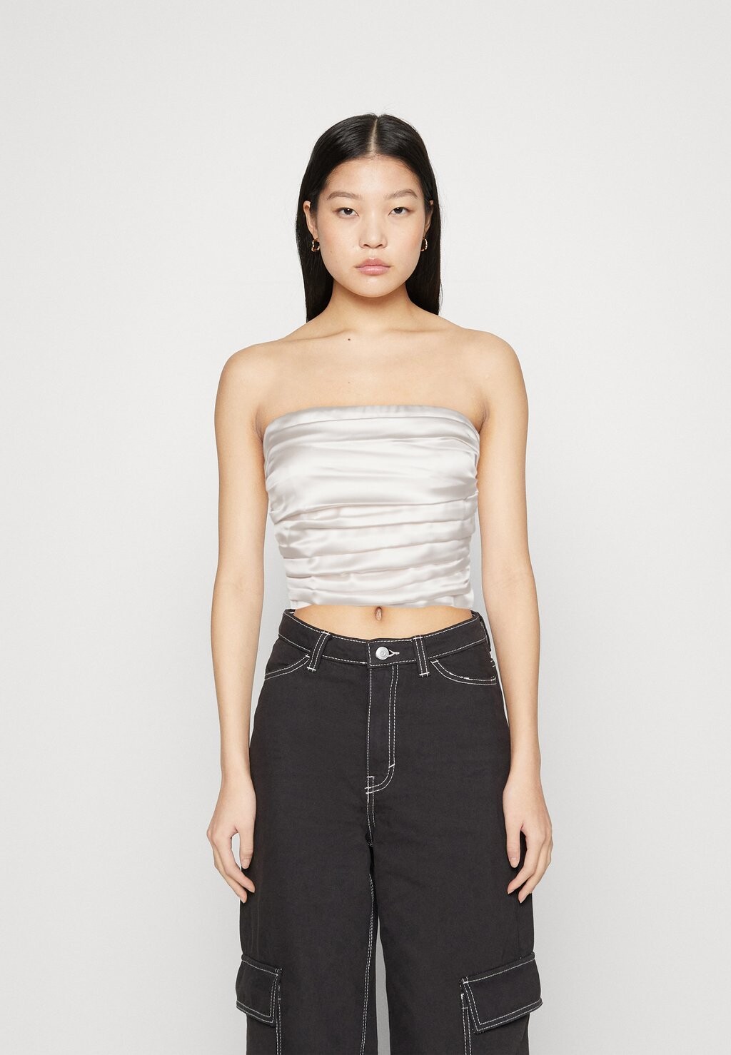 

Топ Gina Tricot