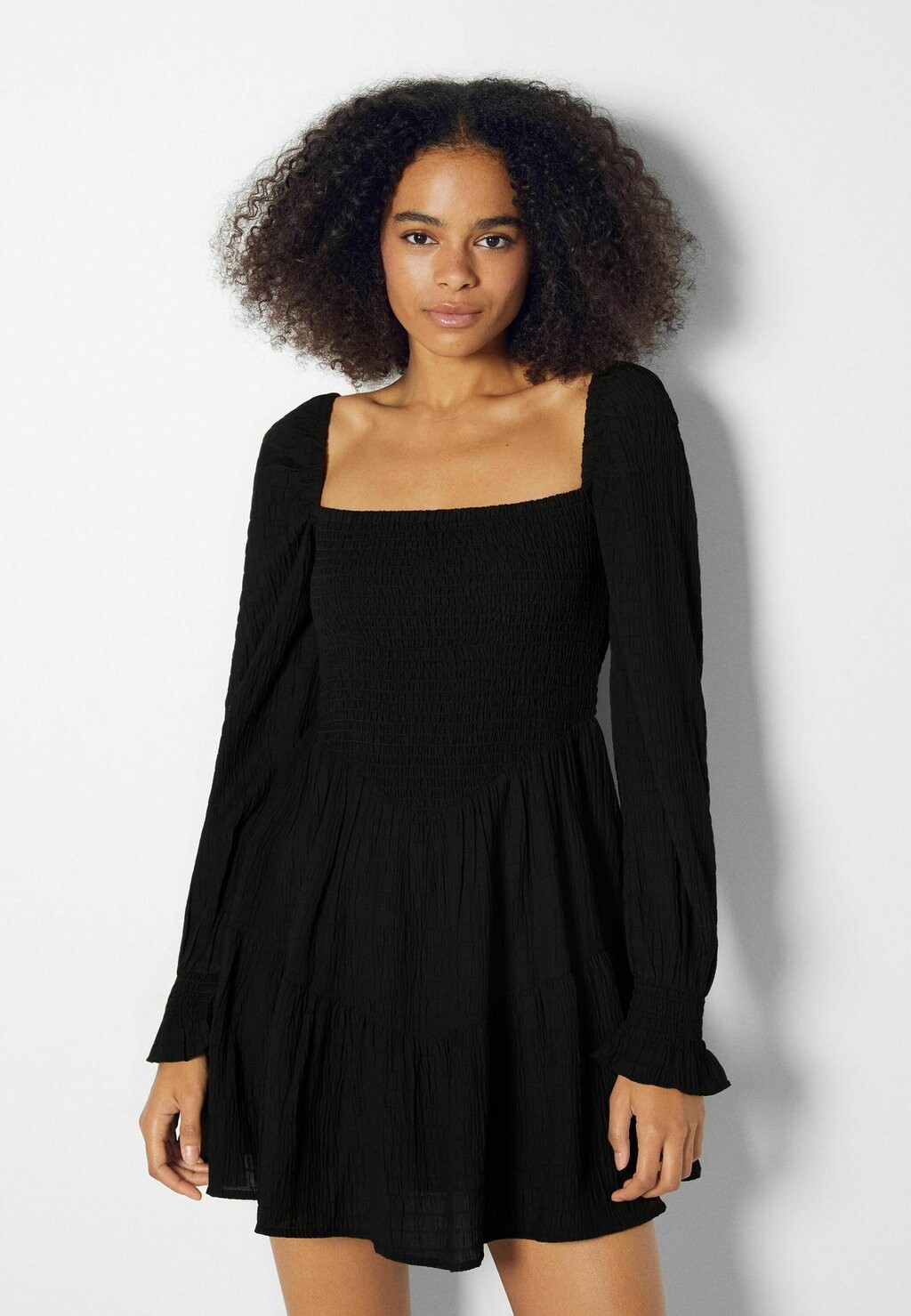 

Летнее платье Bershka, черный