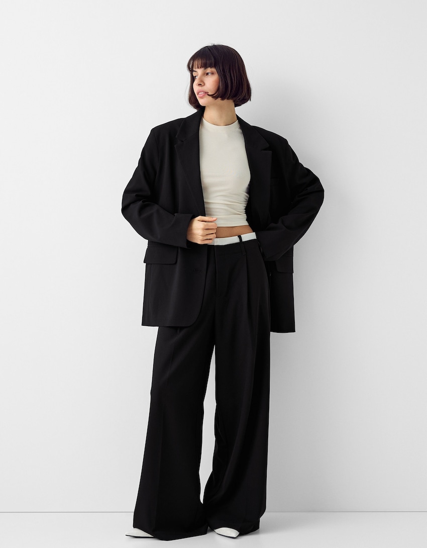 Широкие брюки с контрастным поясом Bershka, черный брюки glance с контрастным поясом 42 размер