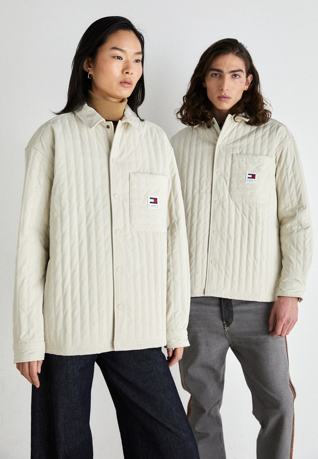 

Куртка Tommy Jeans СТЕГАНАЯ УНИСЕКС, цвет newsprint
