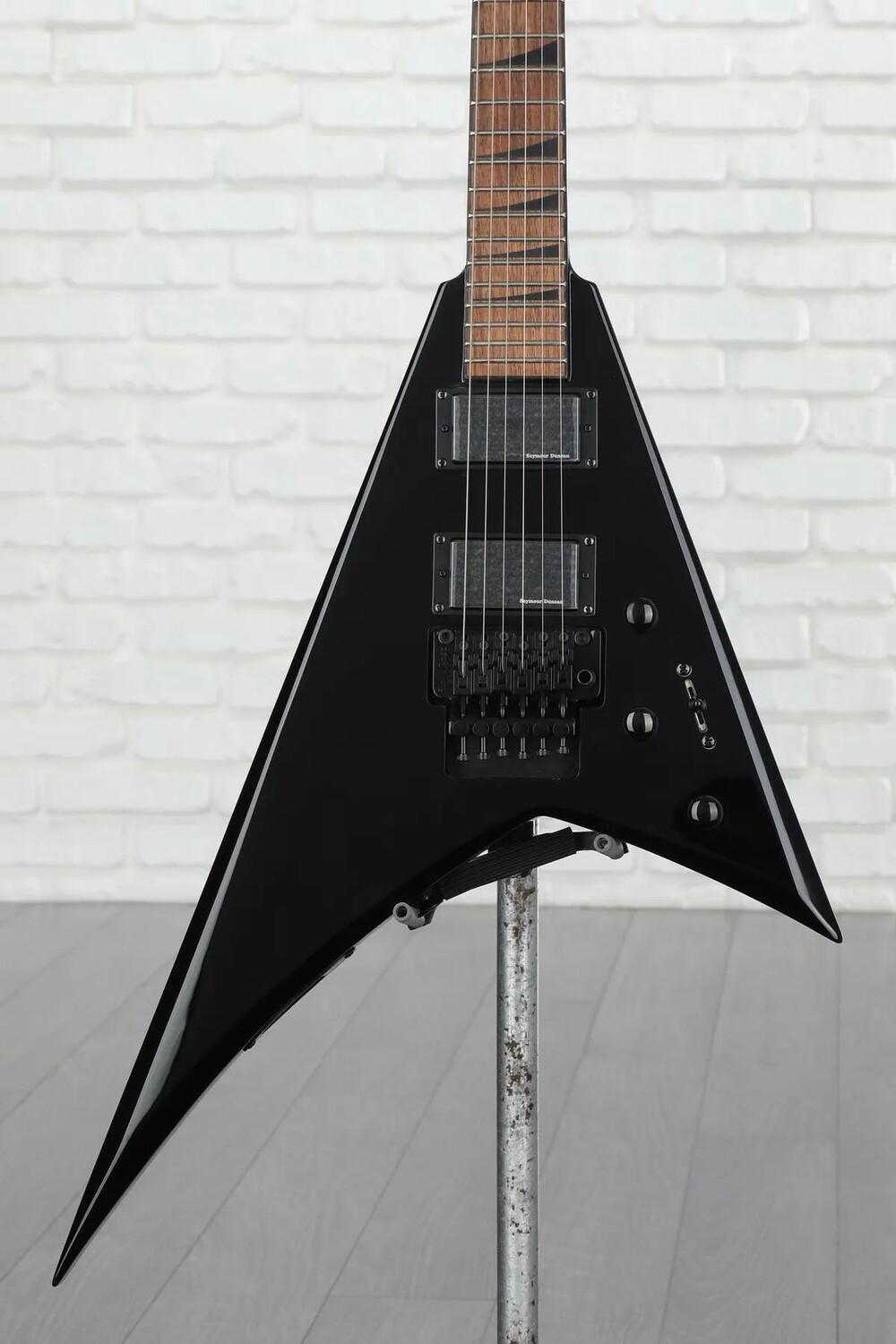 

Jackson X Series Rhoads RRX24 — глянцевый черный с накладкой на гриф Laurel