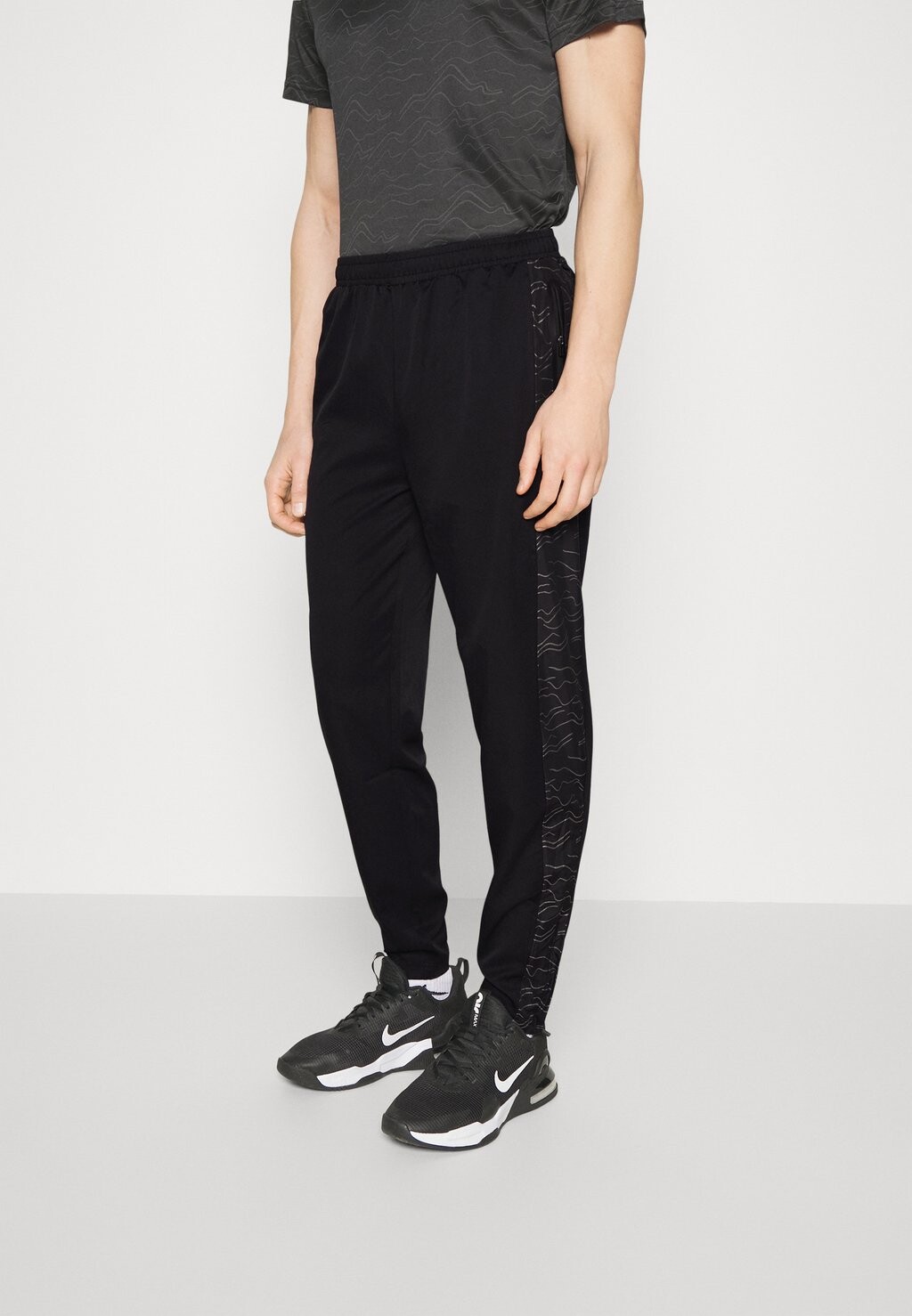 

Спортивные брюки Ellesse