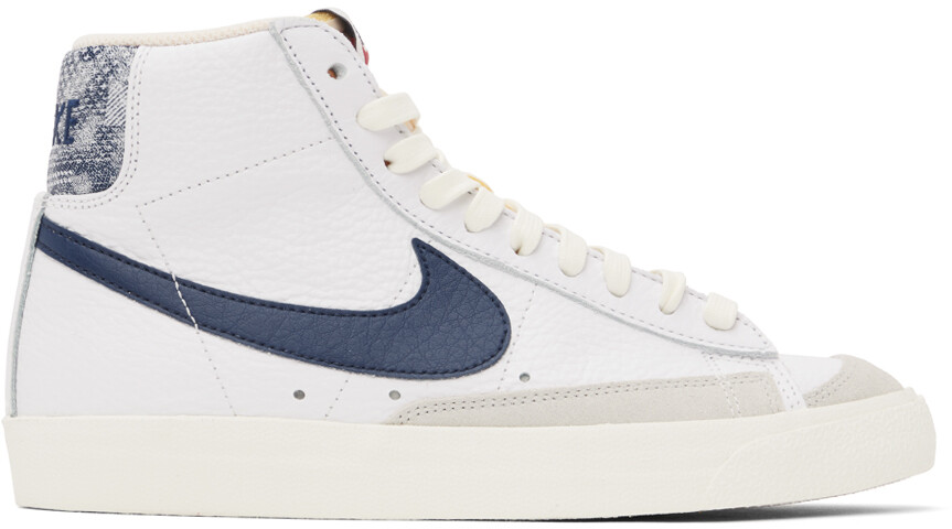 

Бело-темно-синие кроссовки Nike Blazer Mid 77