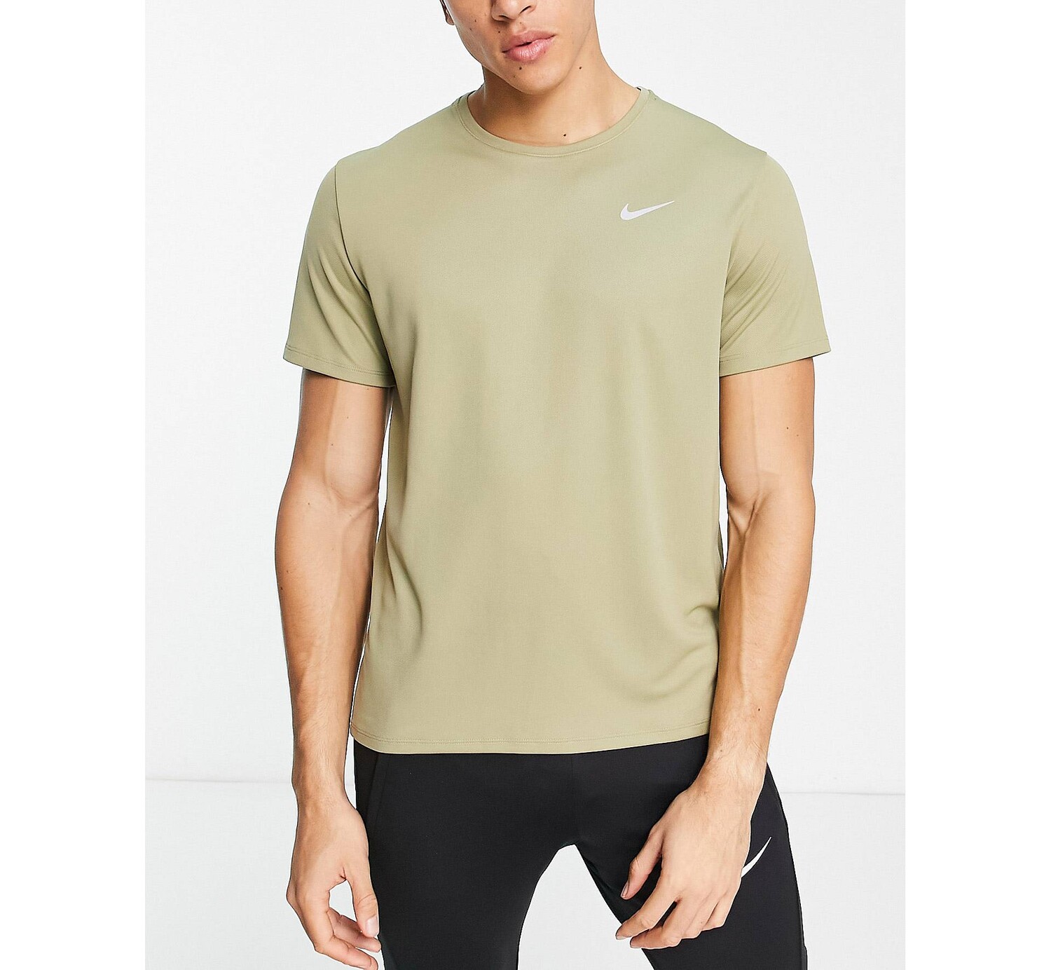 

Оливковая футболка Nike Running Miler