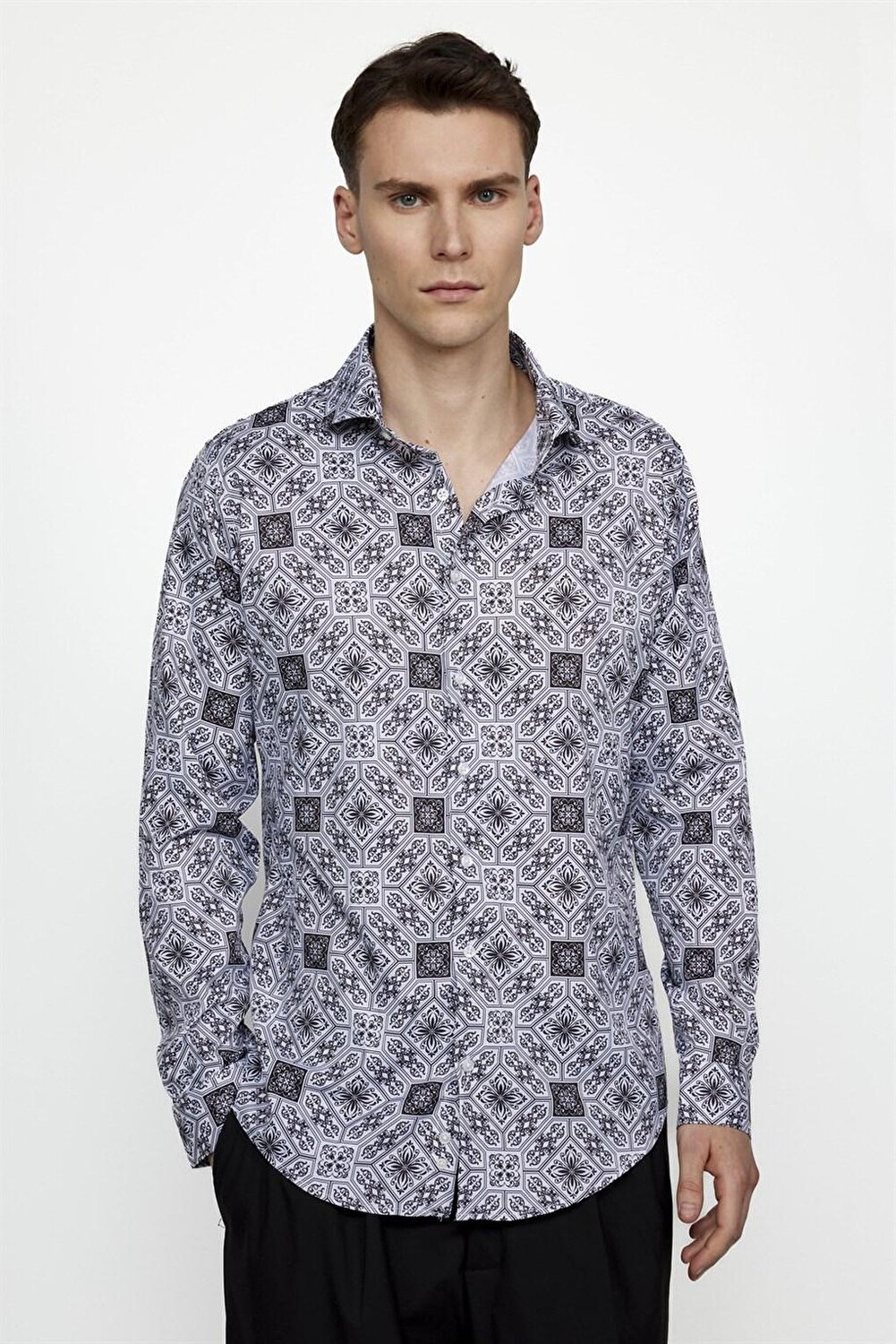

Slim Fit Slim Fit с длинным рукавом и лайкрой с принтом, мужская разноцветная рубашка с высоким воротником TUDORS, черный